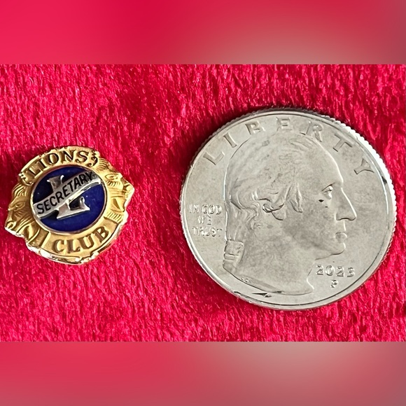 Lions Club Vintage 10 Karat Gold Enamel Pin